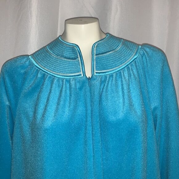 VGT blue fleece robe house coat. Size Large - Picture 3 of 14